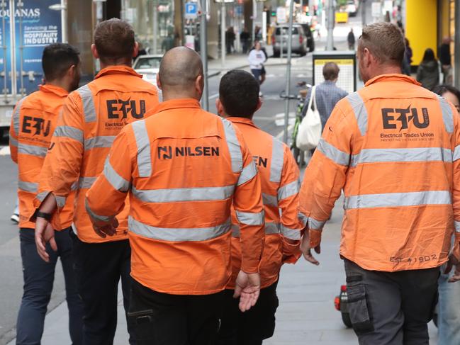 MELBOURNE, AUSTRALIA - NewsWire Photos, APRIL 13, 2024. Generic worker images. Construction workers in Melbourne CBD.  Picture: NCA NewsWire / David Crosling