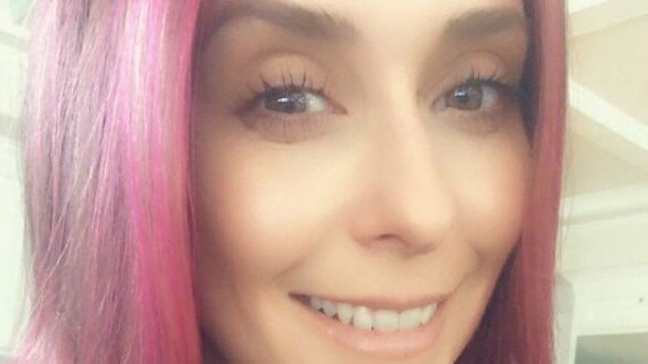 Jennifer Love Hewitt dyed her hair pink in 2020. Picture: Instagram