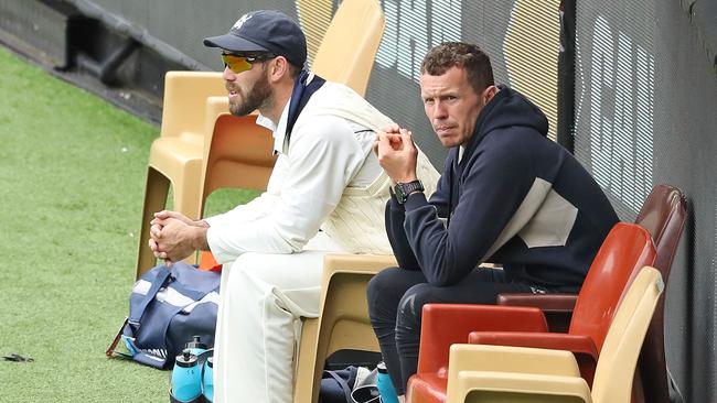 Peter Siddle (right) says his Victorian teammate Glenn Maxwell is batting as well as ever. Picture: Getty Images