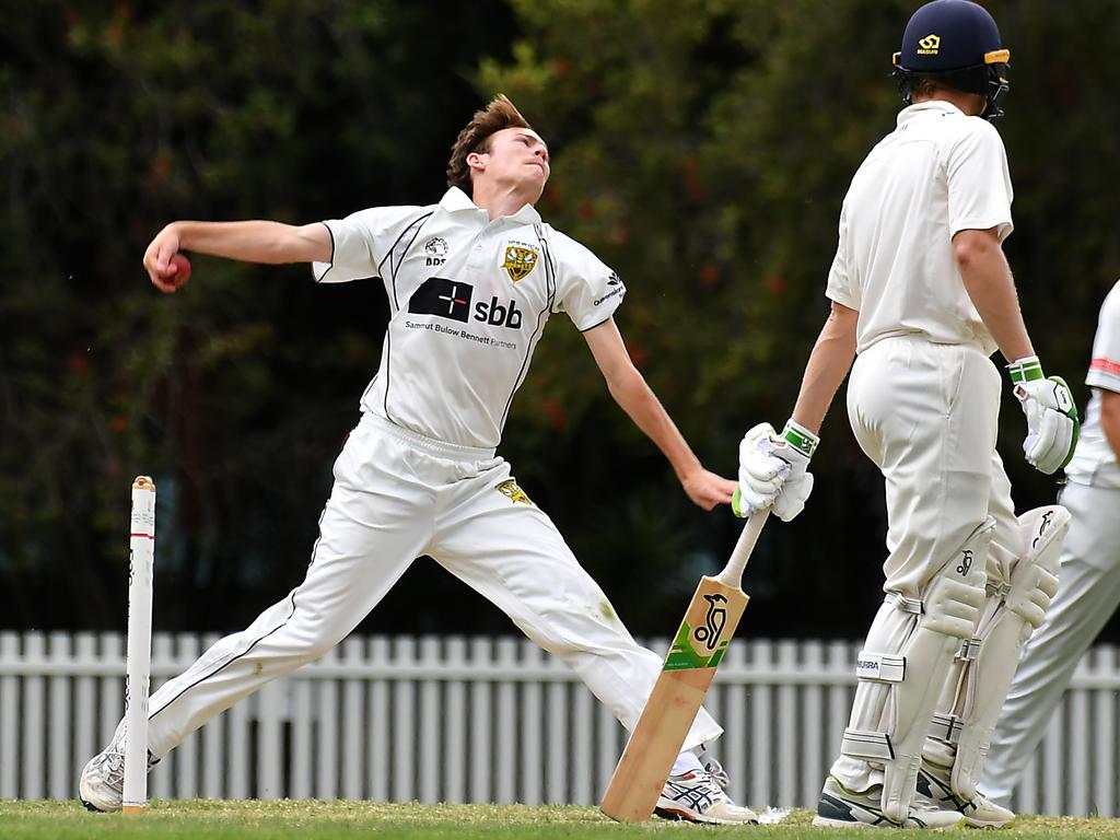 University bowler Dylan McAteer University v Ipswich in the Sci-Fleet first grade competition. Saturday October 1, 2022. Picture, John Gass