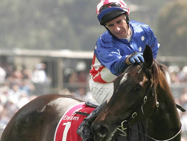 Makybe Diva and Glen Boss after winning the 2005 Melbourne Cup.