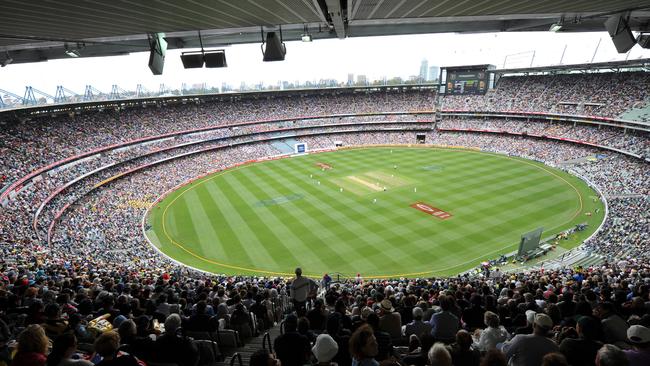 2010 Boxing Day Test. Ashes. Australia v England. MCG. 4th Test. Day 1. Crowd. Colour. from the Punt Road end.