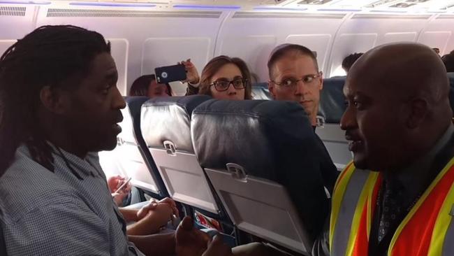 Delta passenger kicked off flight for using bathroom as plane waited on ...