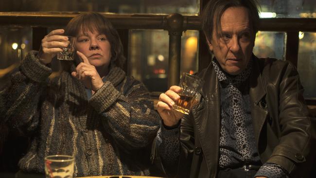 Melissa McCarthy with Richard E. Grant in Can You Ever Forgive Me?