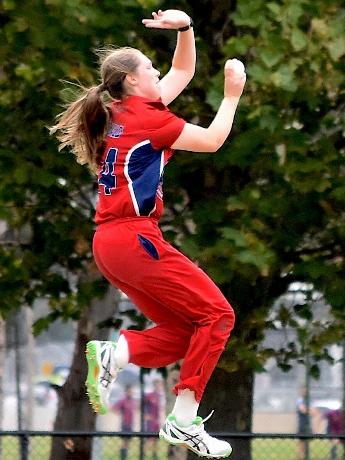 Elly Donald in action for Melbourne.