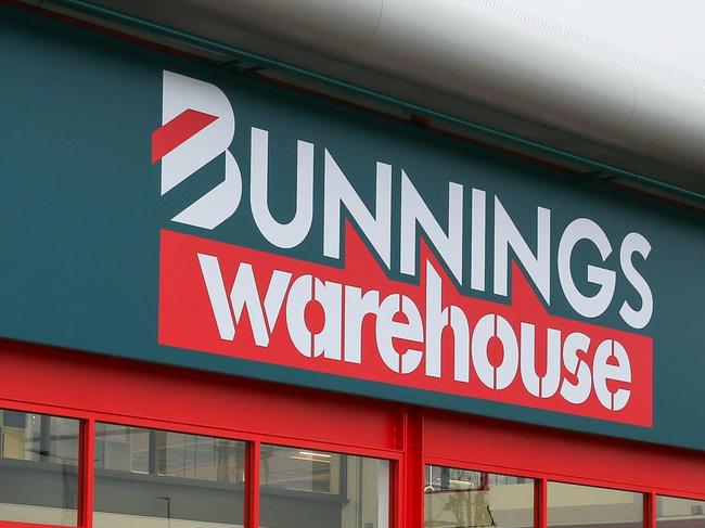 -  -  Australia Bunnings Warehouse opened their first UK store in St Albans Hertfordshire after acquiring Homebase for Â£340 millions in February 2016.  Former England Rugby Union Kyran Bracken MBE helped to open the UK store for its first day trading - Hertfordshire  Picture: Mega for news.com.au