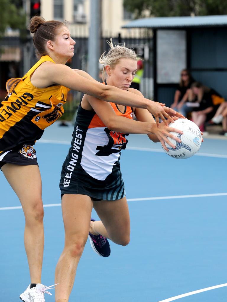 GFL Netball: Geelong West Giants v Grovedale. Geelong West's Alahria Smith and Grovedale's Alice Layton. Picture: Mike Dugdale