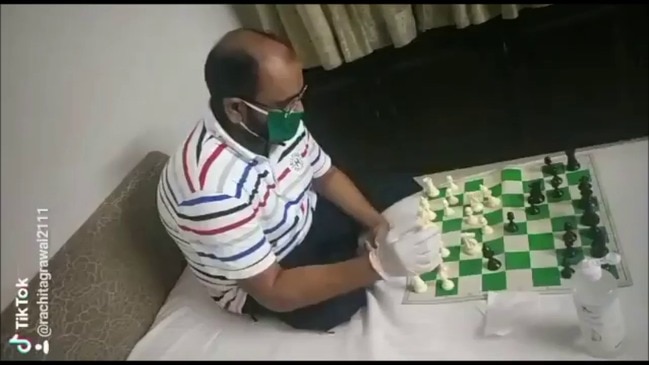 Indian Man Plays Chess With Himself During Quarantine