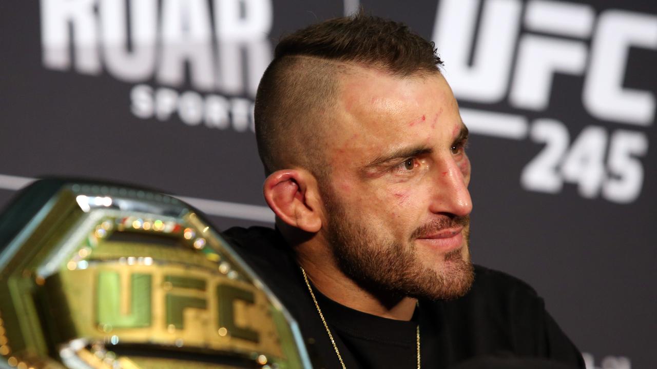 Alexander Volkanovski will defend his featherweight belt at UFC 251.