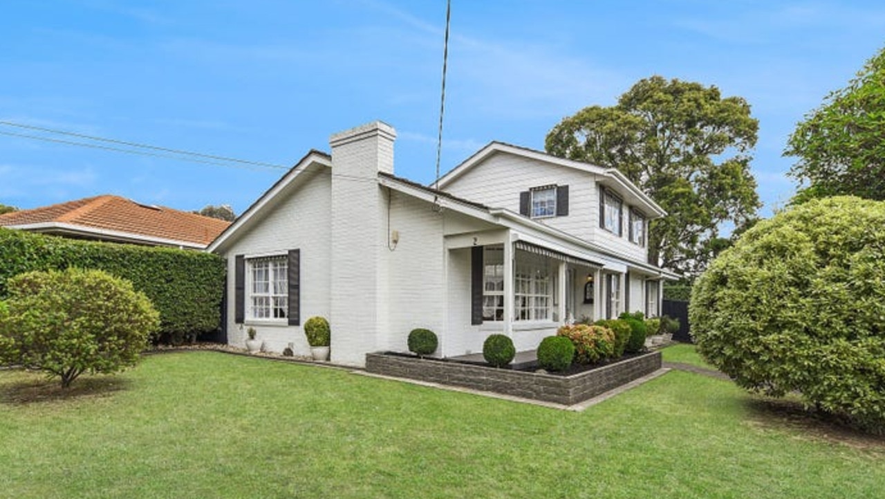 2 Merrick Crescent, Glen Waverley notched a top result on Saturday afternoon.