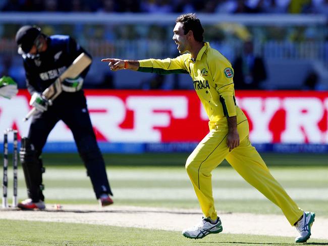 Glenn Maxwell bowls Martin Guptill. Picture: Wayne Ludbey.