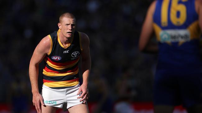 Sam Jacobs of the Crows waits to contest a centre bounce at Optus Stadium in Perth. Picture: AAP Image/Richard Wainwright