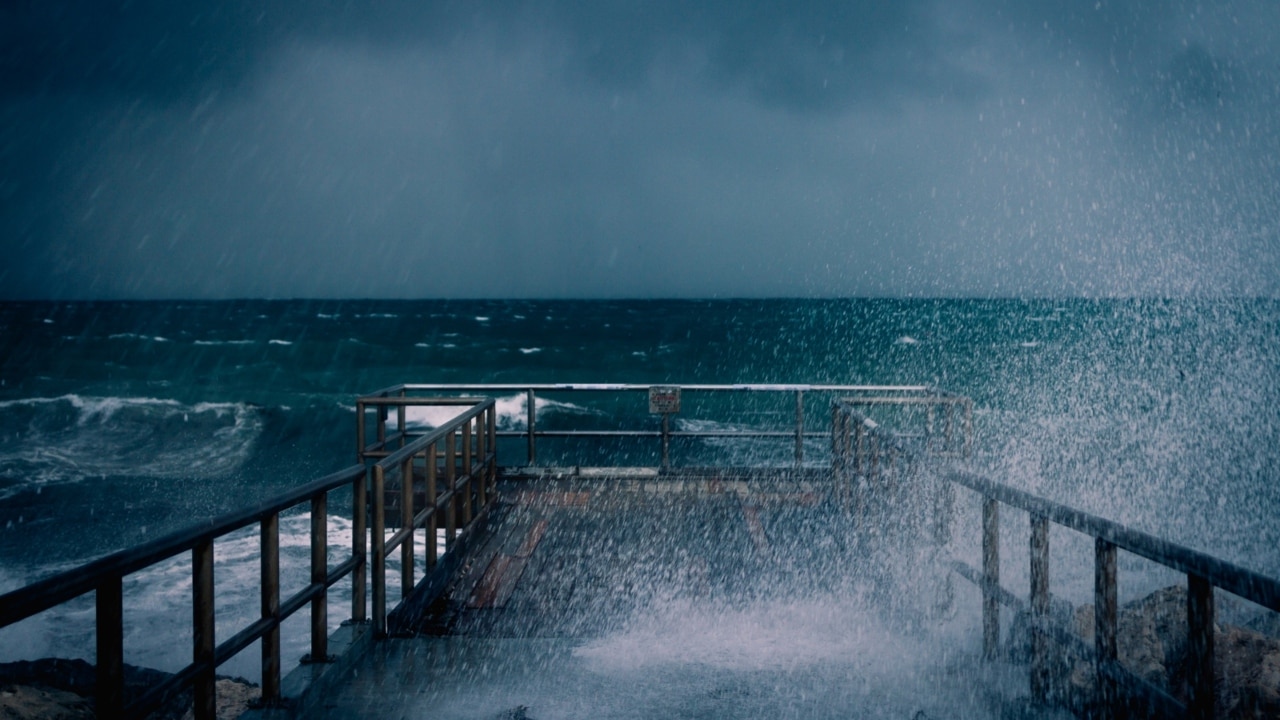 Victoria to begin clean up after damaging winds