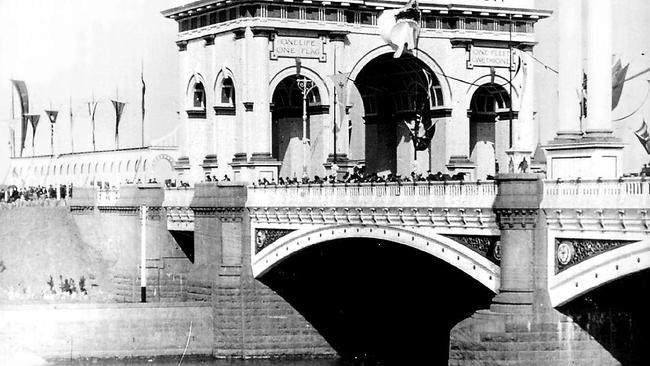 Princes Bridge (seen here during Federation celebrations) was at the centre of a funding spat with Sydney.