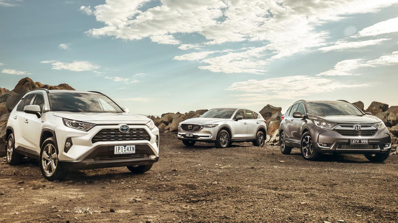 Photo of the comparison test between the 2019 Toyota RAV4, Honda CR-V and Mazda CX-5