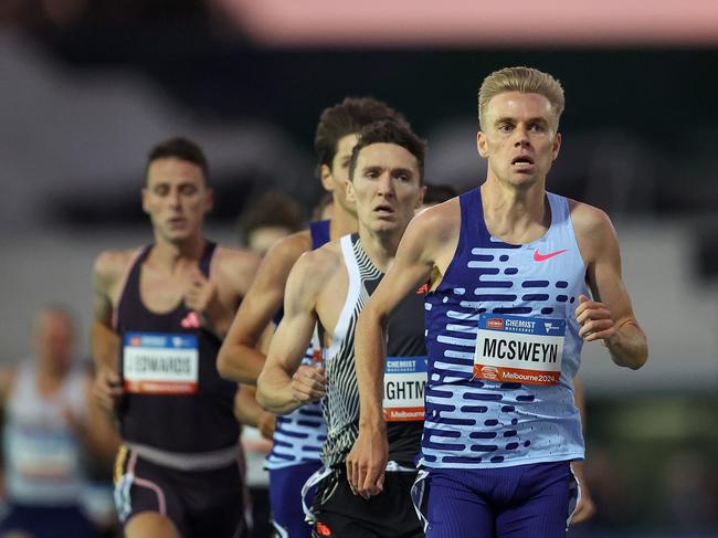 Stewart McSweyn of Australia competes in the Men's John Landy Mile. Picture: Daniel Pockett/Getty Images