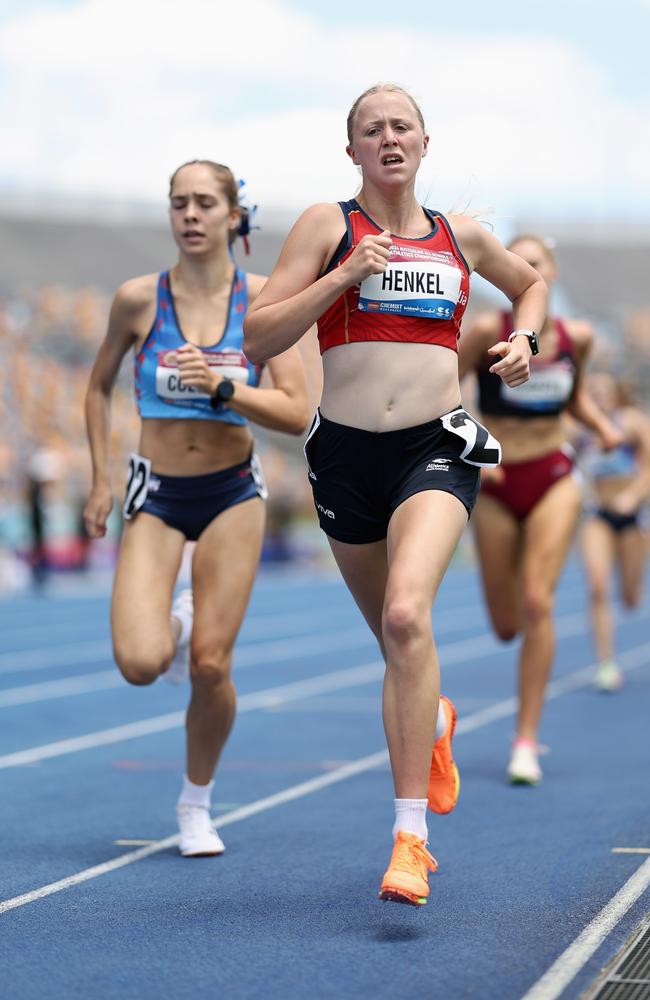 Emma Henkel of South Australia competes in the Girls' U18 800m. Photo by Cameron Spencer/Getty Images