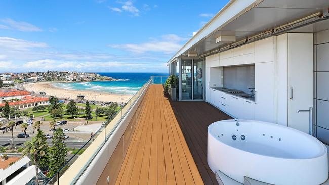 Former BoQ boss George Frazis’s Bondi penthouse is on the rental market for $8500 a week.