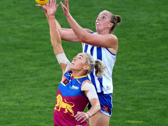 MELBOURNE, AUSTRALIA - NOVEMBER 30: Mia King of the Kangaroos attempts to mark over Orla O'Dwyer of the Lions during the AFLW Grand Final match between North Melbourne Tasmanian Kangaroos and Brisbane Lions at Ikon Park, on November 30, 2024, in Melbourne, Australia. (Photo by Josh Chadwick/AFL Photos/via Getty Images)