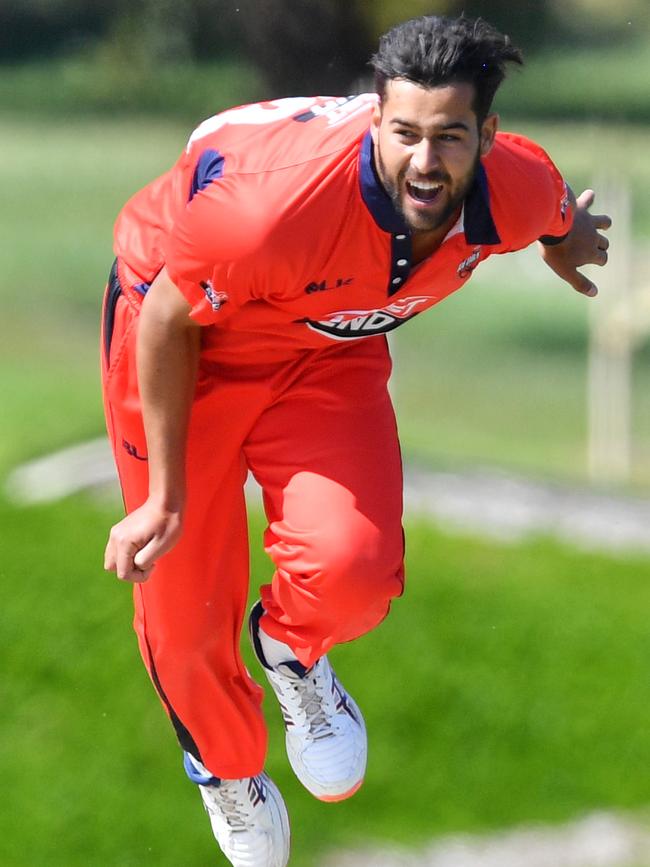 Adelaide recruit Wes Agar in action for the Redbacks. Picture: AAP Image/David Mariuz