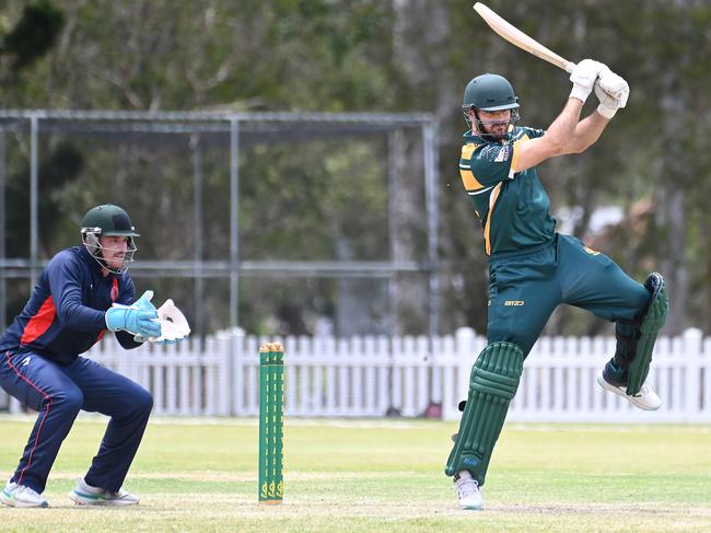 Helensvale batsman Shaun Snyder Helensvale in action, he has made the switch to Burleigh ahead of this season. Picture, John Gass