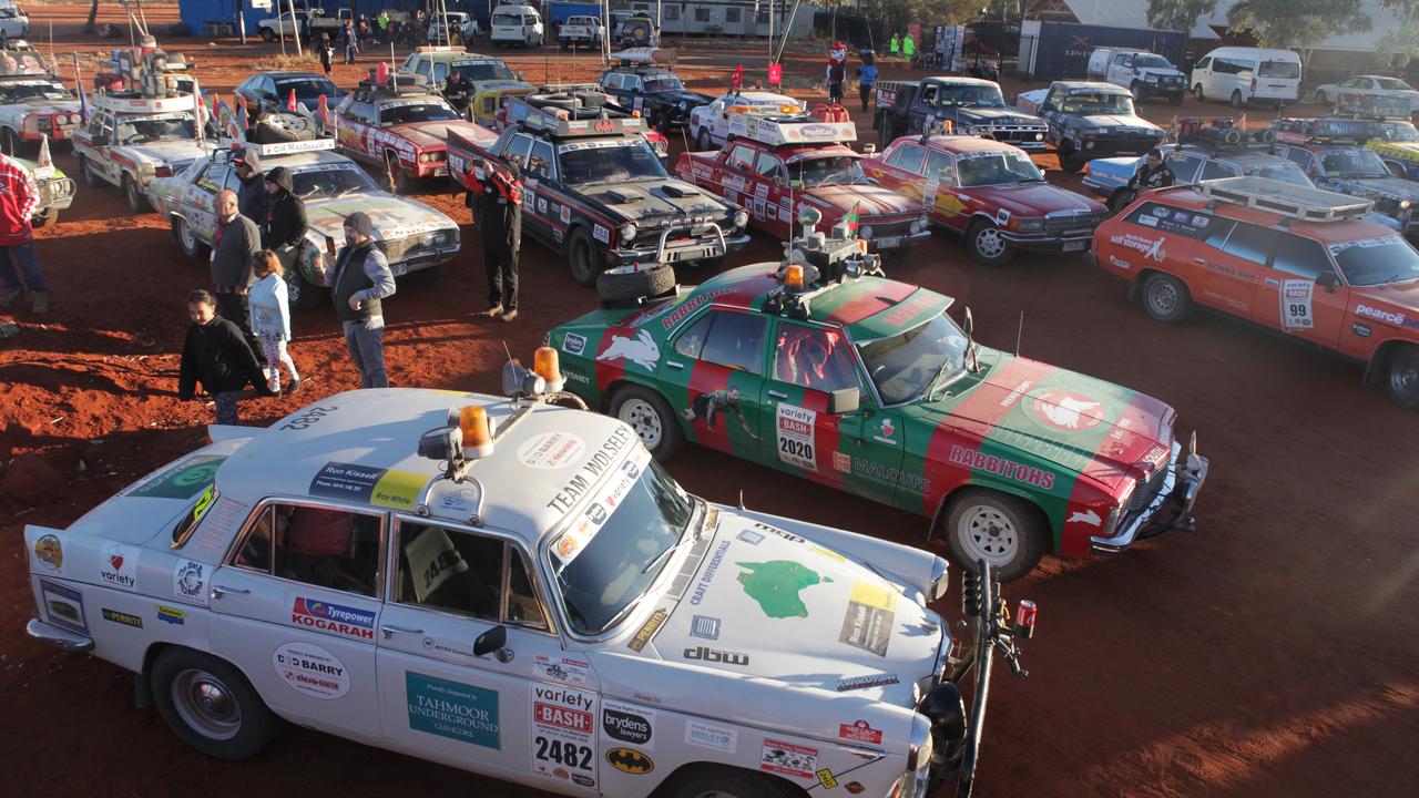 Variety Bash: Burns Family Travel 4300km In 10 Days In Old Mercedes For 