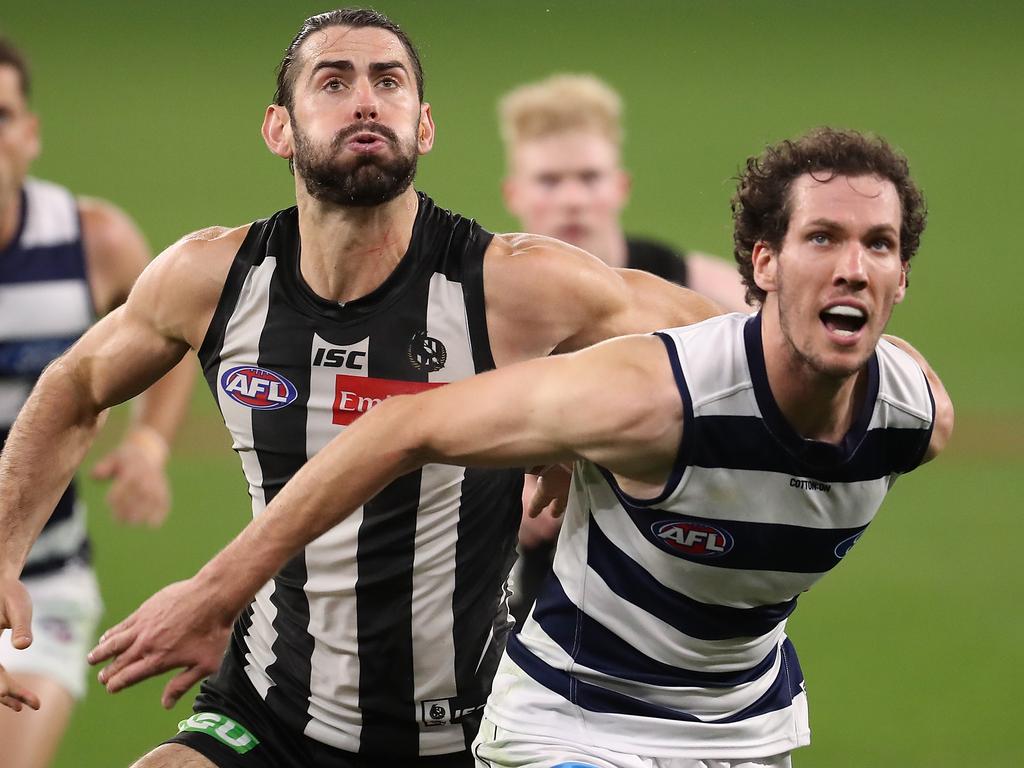 Darcy Fort and Brodie Grundy contest the ruck for former clubs in 2020. Picture: Getty Images