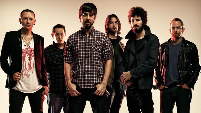 The original band from left to right: Chester Bennington, Joe Hahn, Mike Shinoda, Rob Bourdon, Brad Delson and Dave “Phoenix” Farrell.