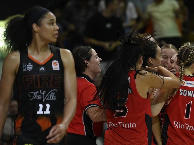 TOWNSVILLE, AUSTRALIA - FEBRUARY 16: The Lynx celebrate after winning the round 15 WNBL match between Townsville Fire and Perth Lynx at Townsville Entertainment Centre, on February 16, 2025, in Townsville, Australia. (Photo by Ian Hitchcock/Getty Images)