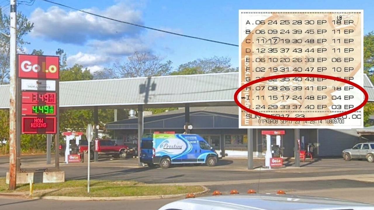 A store attendant’s error has led to a man’s lottery windfall.