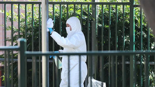 Teams moved in quickly to deep clean Morriset High School after an infectious case. Picture: NCA NewsWire / Peter Lorimer