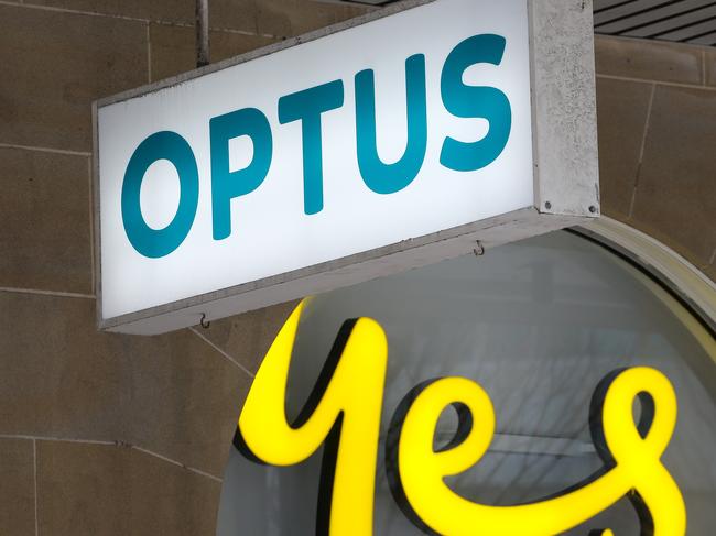 SYDNEY, AUSTRALIA - Newswire Photos - September 27, 2022:A general view of the Optus Store on Sydney's North shore after a major hack caused the details of up to 9.8 million customers to be compromised. Picture: NCA Newswire/ Gaye Gerard