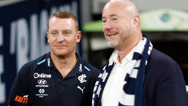 Michael Voss, Senior Coach of the Blues and President Luke Sayers. Photo by Michael Willson/AFL Photos via Getty Images.