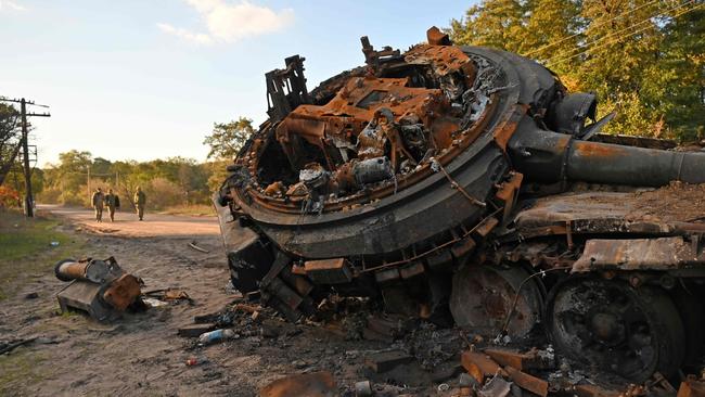 A destroyed Russian tank on a road near Izyum, in the reclaimed region of eastern Ukraine. Picture: Sergey Bobok / AFP