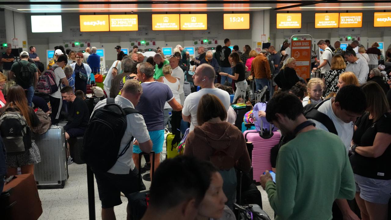 Thousands Stranded By 500 Cancelled Flights After Air Traffic Control 