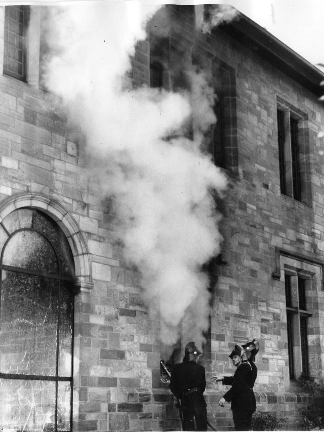 Fire at Carrick Hill in 1958.