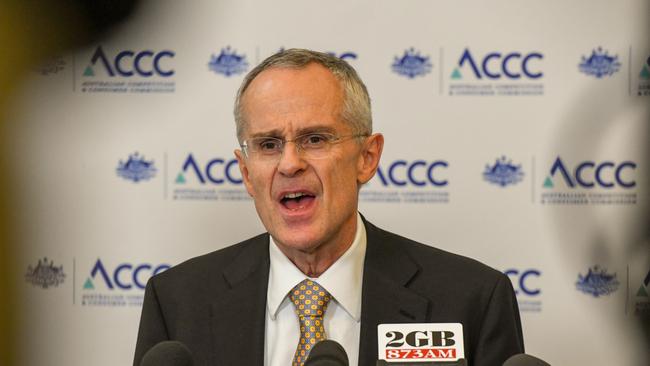 ACCC Chair Rod Sims speaks to™ the media following the release of the preliminary report of the Digital Platforms Inquiry into Google, Facebook and Australian media in Sydney, Monday December 10, 2018 (AAP Image/Peter Rae) NO ARCHIVING