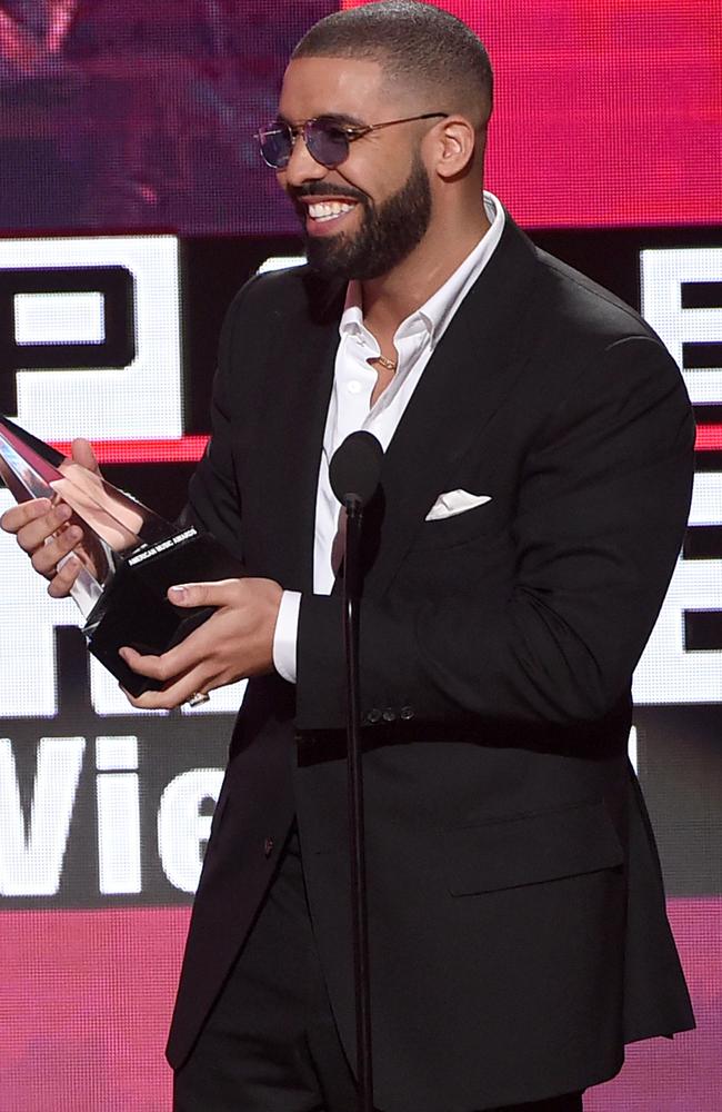 Drake accepts Favorite Rap/Hip-Hop Album for Views. Picture: Getty Images