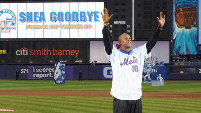 Darryl Strawberry had sex in clubhouse during games
