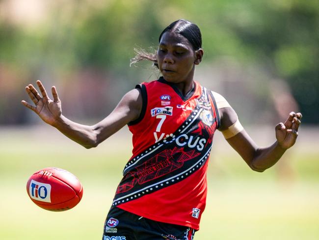 Maria Rioli playing for the Palmerston Magpies in the 2024-25 NTFL season. Picture: Patch Clapp / AFLNT Media