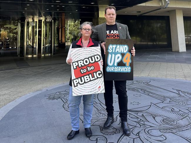 CPSU ecretary Karen Batt and Trades Hall Council Secretary Luke Hilakari staged a rally outside Premier Jacinta Allan’s Melbourne office in protest against proposed public job cuts.