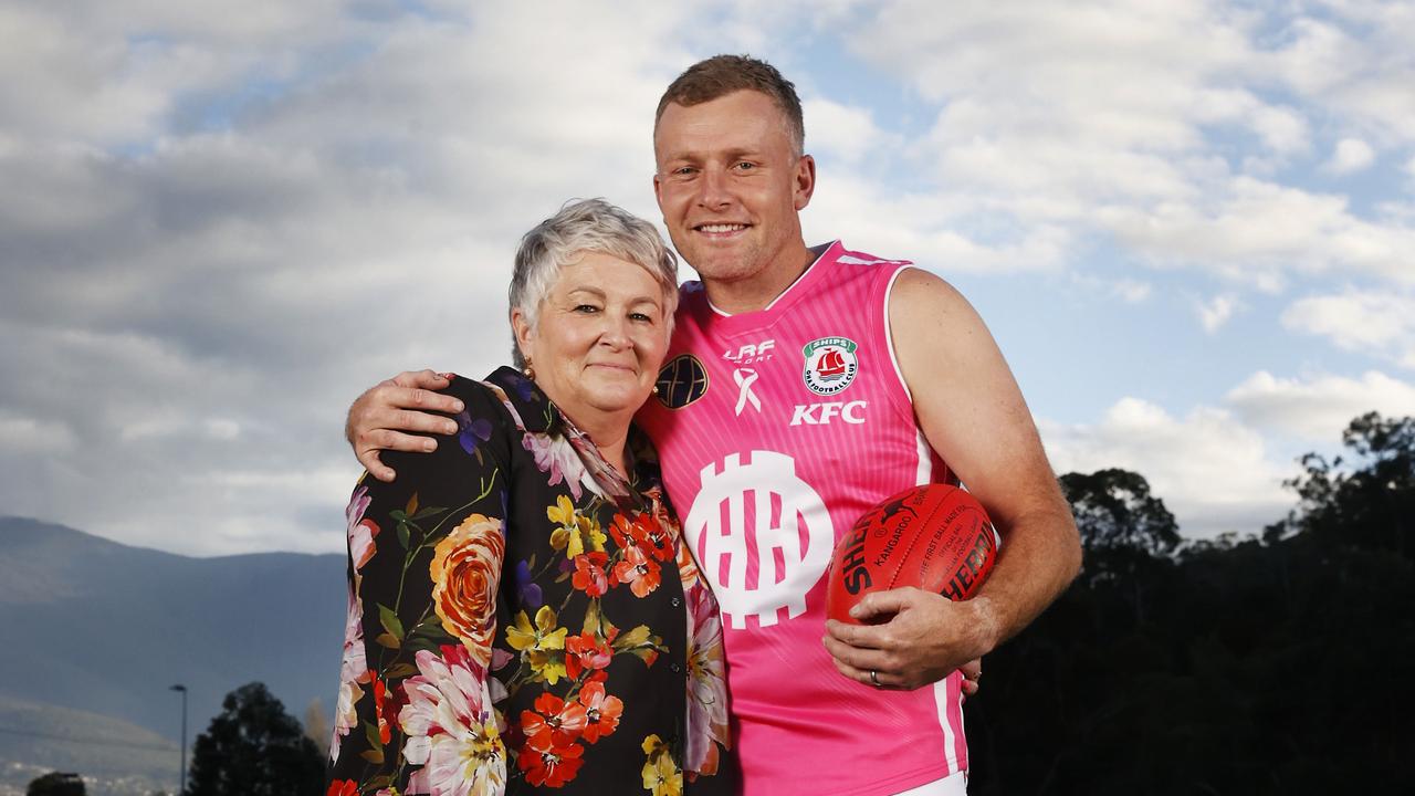 ‘Ripped my heart out’: Why footy club is rallying around a beloved Mum