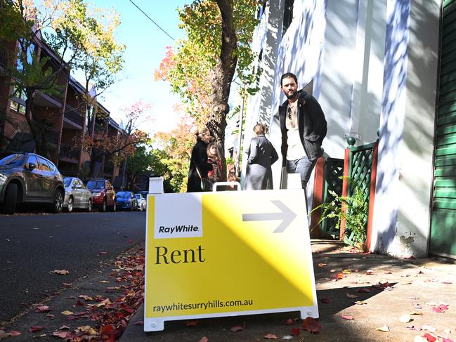 SYDNEY, AUSTRALIA - NewsWire Photos,June 4, 2022: Sydney-siders view properties in Surry Hills for rent as prospective tenants are having difficulties securing rental properties. Picture: NCA NewsWire / Jeremy Piper