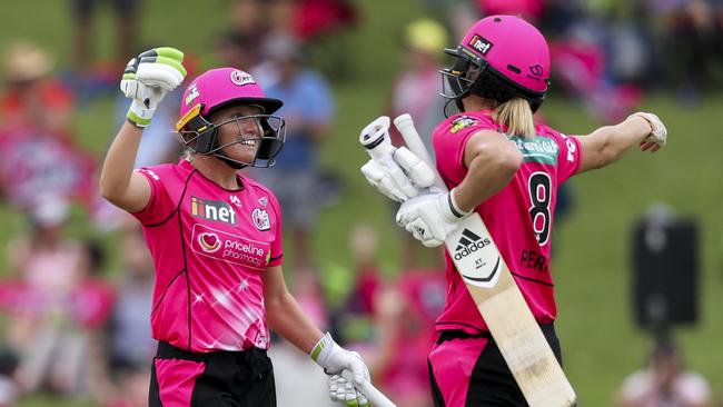 Boasting Alyssa Healy (L) and Ellyse Perry (R) the Sixers are always going to be a tough team to beat. Picture: AAP