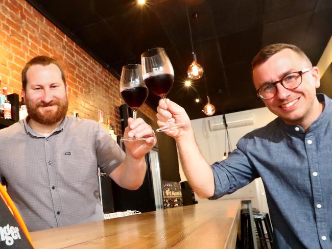 A GEELONG wine bar has been honoured among the nationÃs best. Union Street wine bar was honoured among the top 50 venues at the 2020 Wineslinger awards this month.  Lewis Phiddian and Andy Leigh in their Union street wine bar.picture: Glenn Ferguson