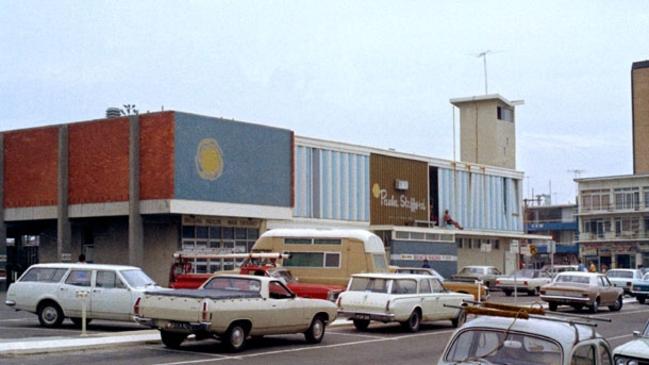 Surfers Paradise Surf Life Saving Club, The Esplanade, Surfers Paradise, circa 1975 Photo: John Gollings