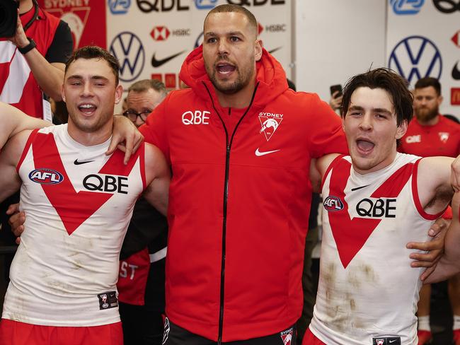 MELBOURNE, AUSTRALIA - JULY 29: Lance Franklin of the Swans (C) sings the team song with teammates after winning the round 20 AFL match between Essendon Bombers and Sydney Swans at Marvel Stadium, on July 29, 2023, in Melbourne, Australia. (Photo by Daniel Pockett/Getty Images)