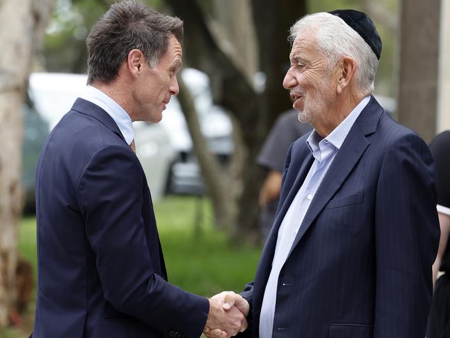 DAILY TELEGRAPH DECEMBER 6, 2024. Premier Chris Minns arriving at the Central Synagogue in Bondi. Picture: Jonathan Ng