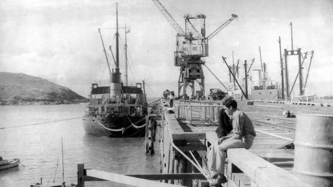 Historic photo of the Coffs Jetty courtesy of Coffs Harbour Regional Museum.