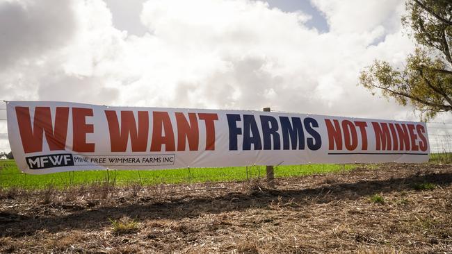 Mine Free Wimmera Farms sign at Dooen. Picture: Rachel Simmonds